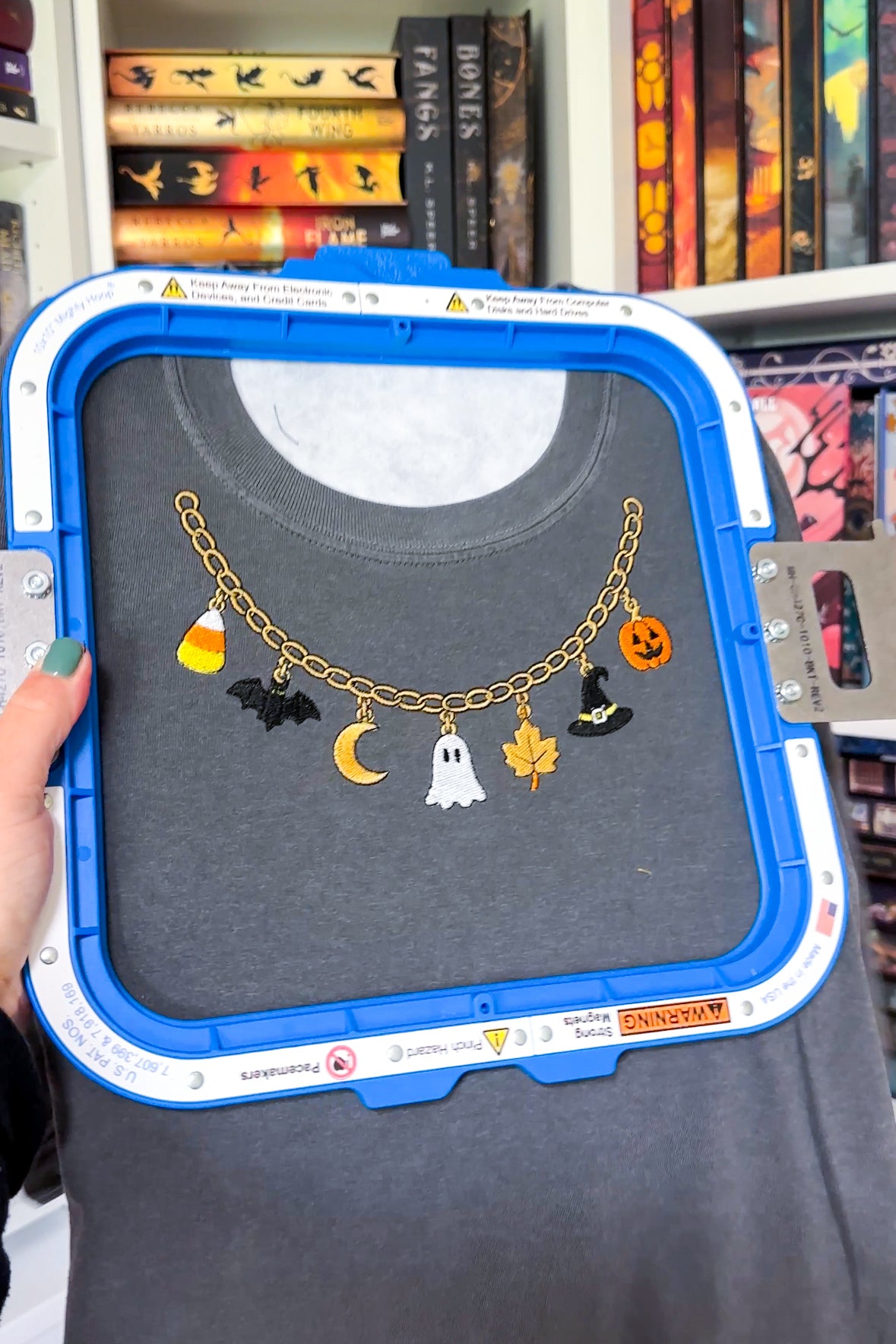 Fall Gold Icon Chain embroidered Necklace T-Shirt