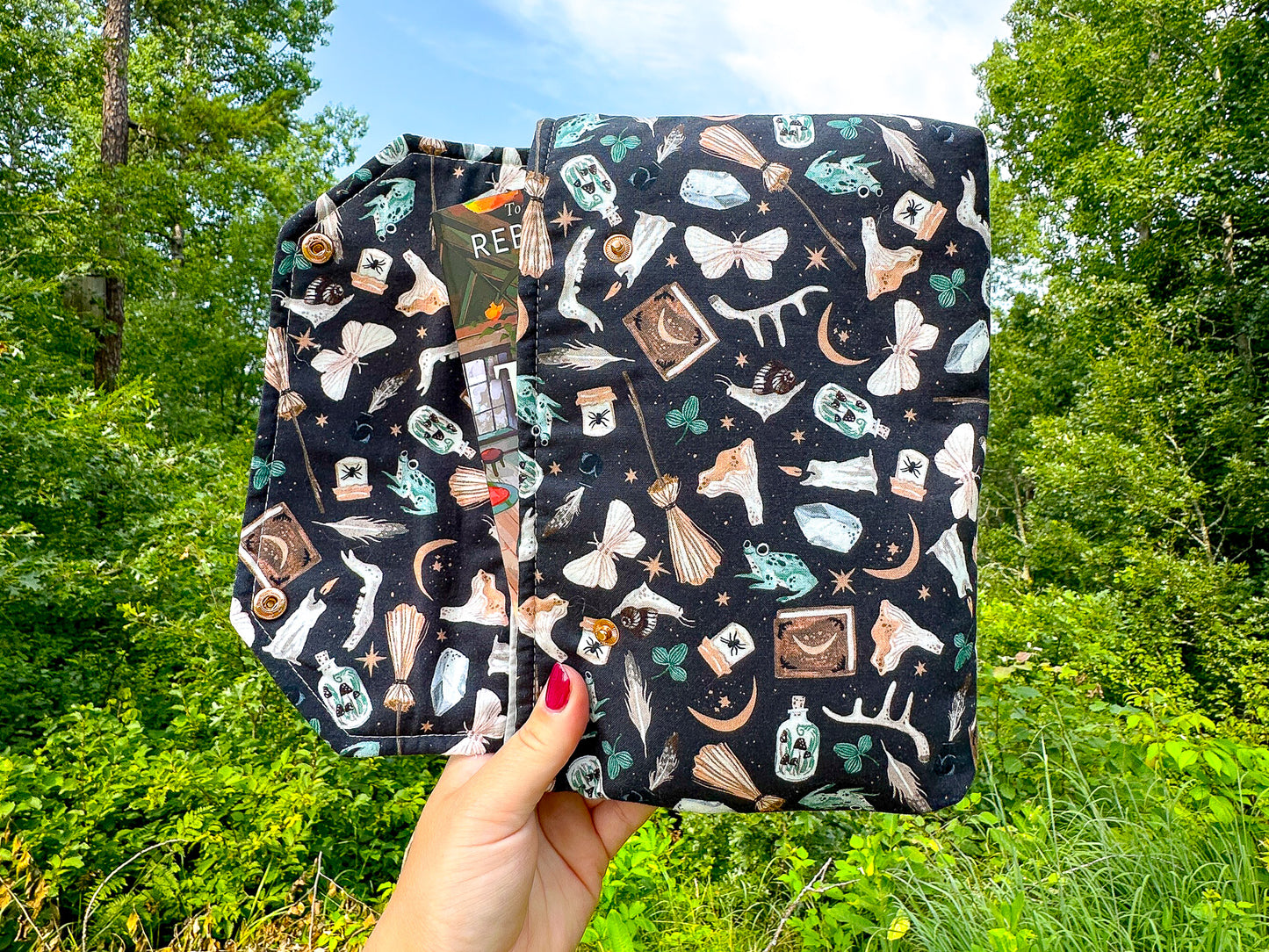 Spell Caster Deluxe Double Snap Book Sleeve