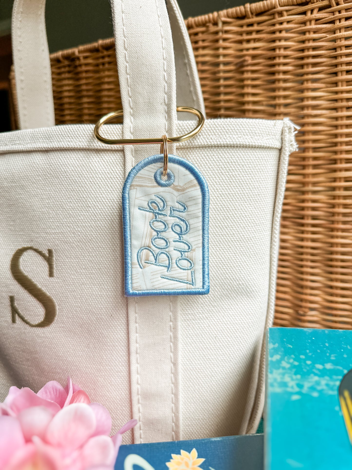 Book Lover Embroidered Keychain, Bookish Bag Charm, Embroidered Bag Tag, Bookworm Gift, Reader Gift, Book Club Gift, Oval  Carabiner Clip