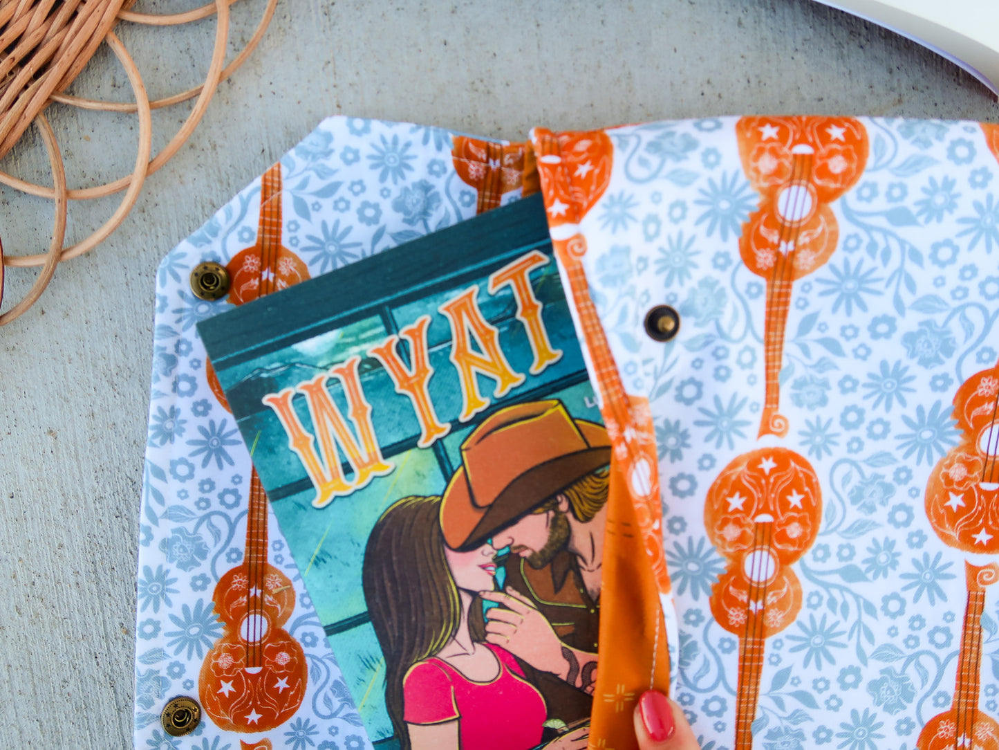 The Swift Deluxe Double Snap Book Sleeve