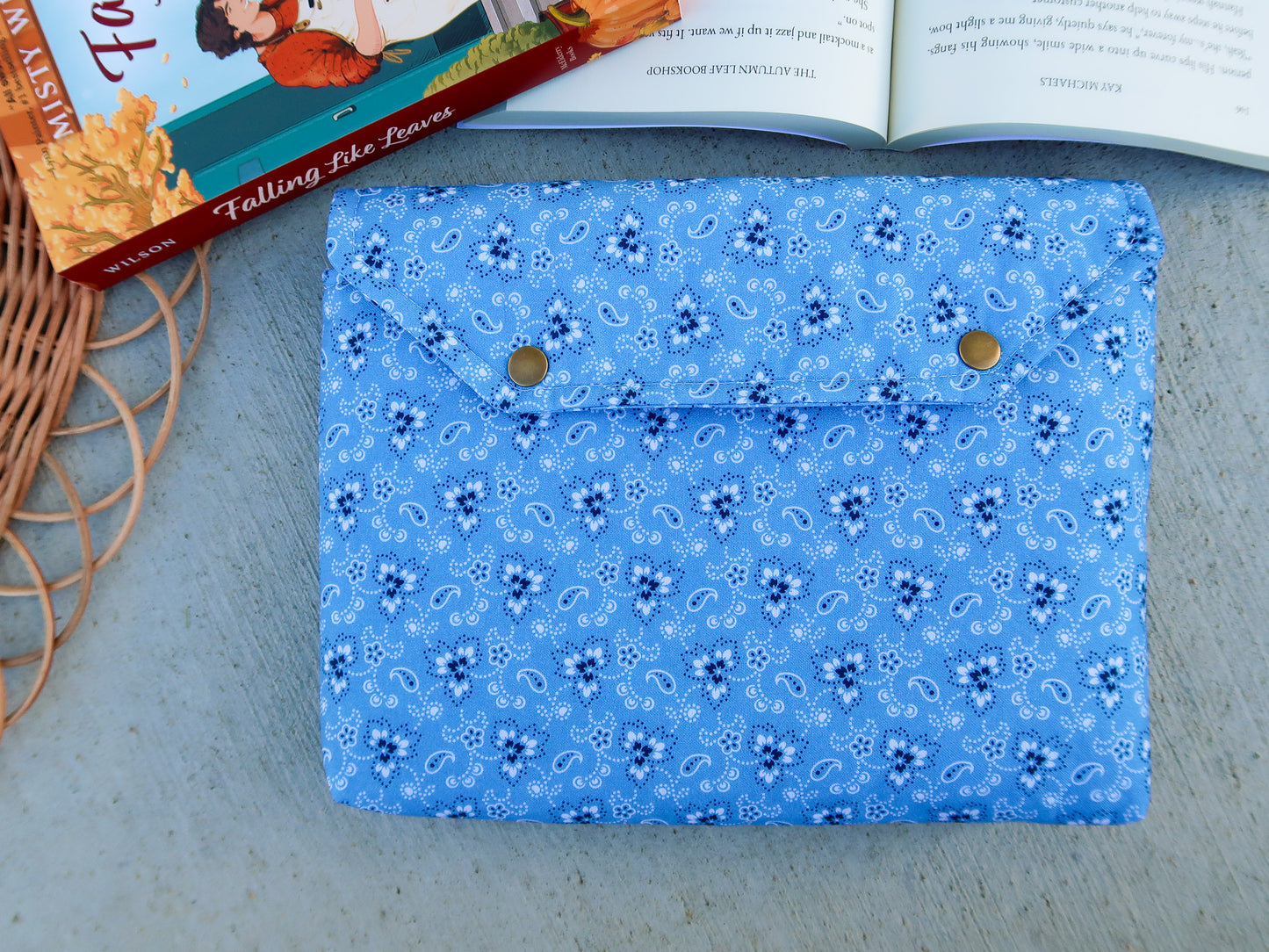 Prairie Paisley Deluxe Double Snap Book Sleeve