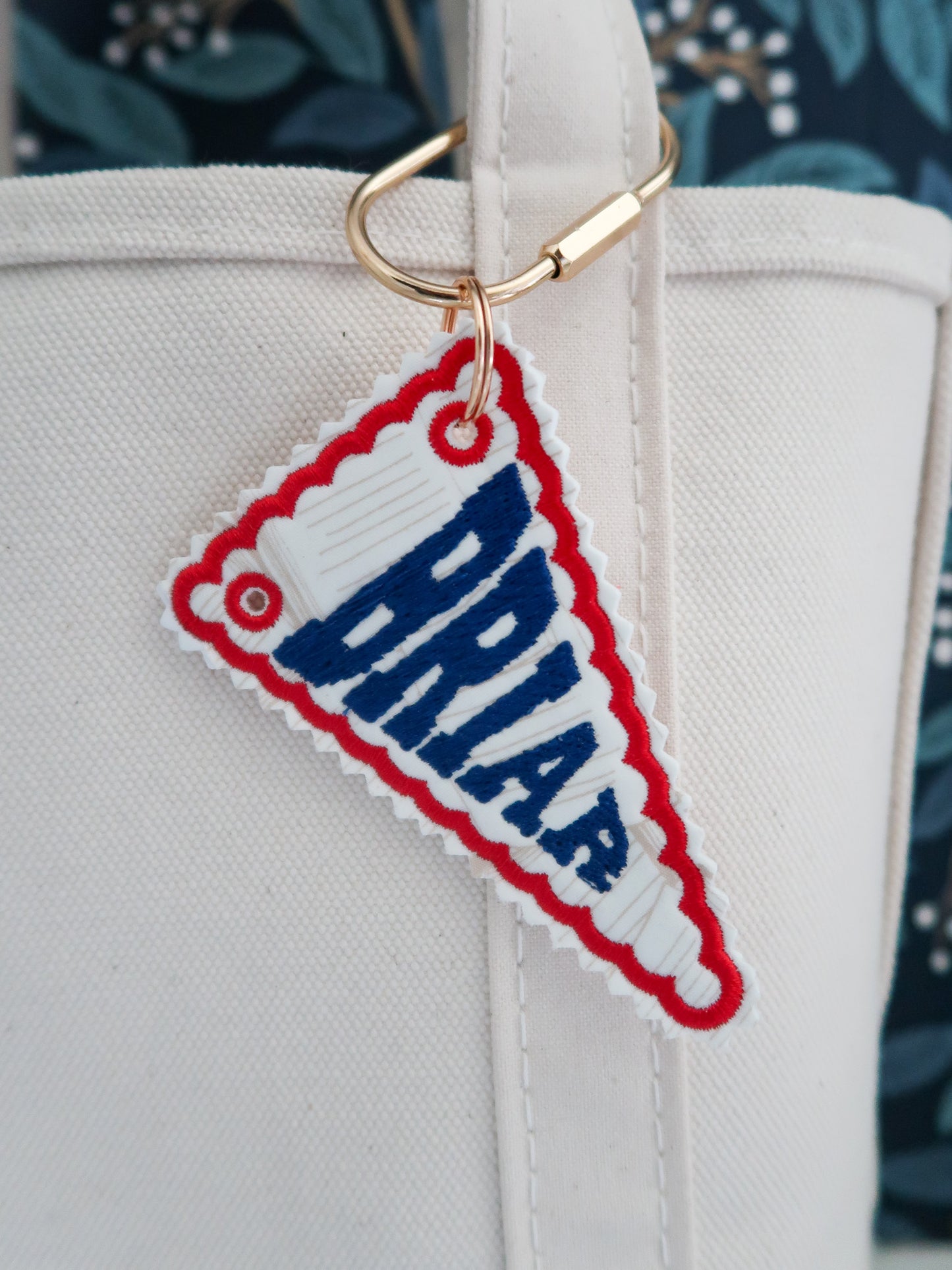BRIAR COLLEGE Embroidered Bag Tag HOCKEY FAN