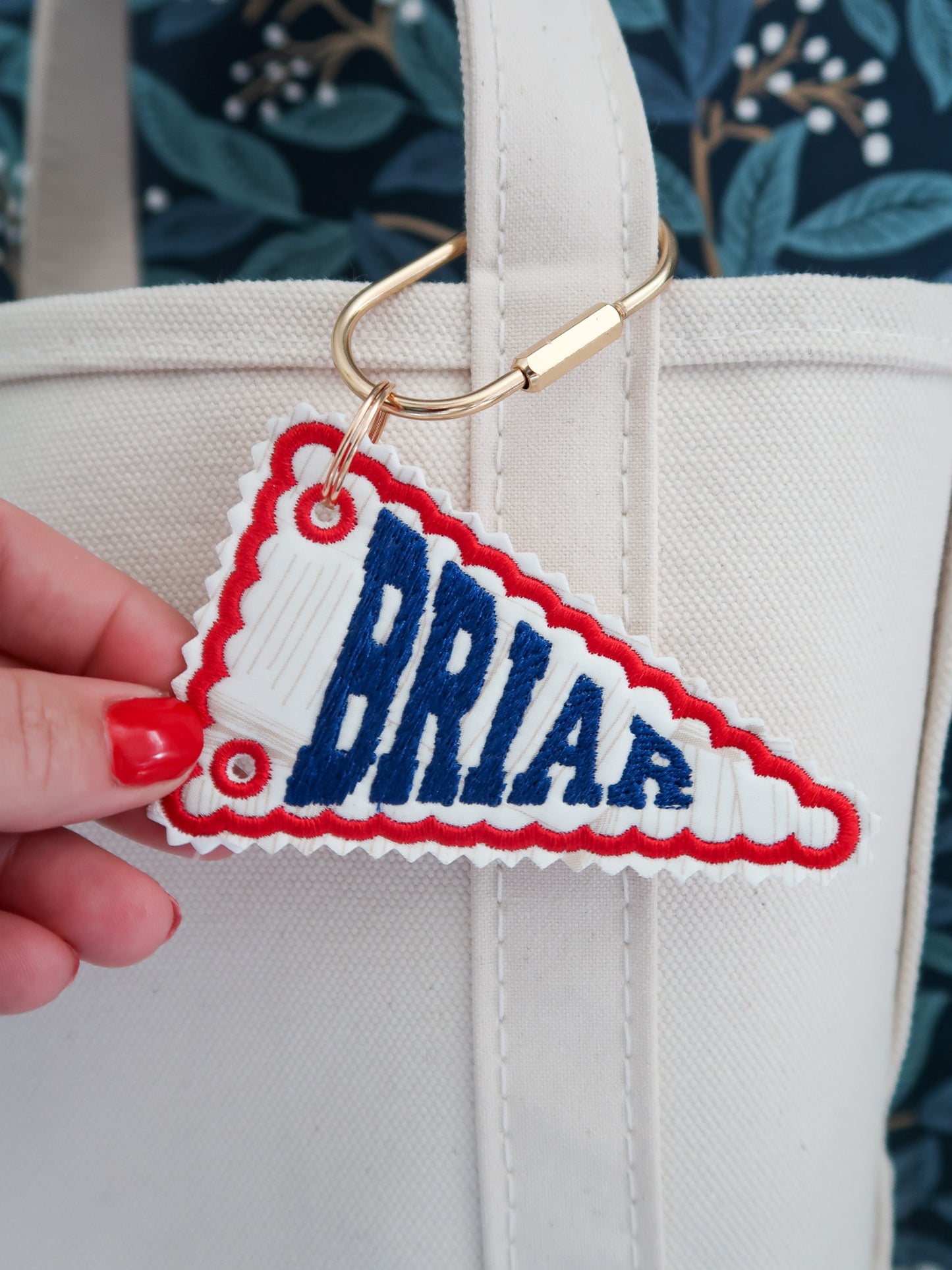 BRIAR COLLEGE Embroidered Bag Tag HOCKEY FAN