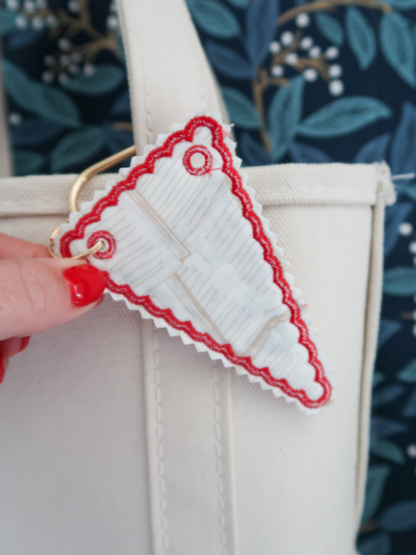 BRIAR COLLEGE Embroidered Bag Tag HOCKEY FAN
