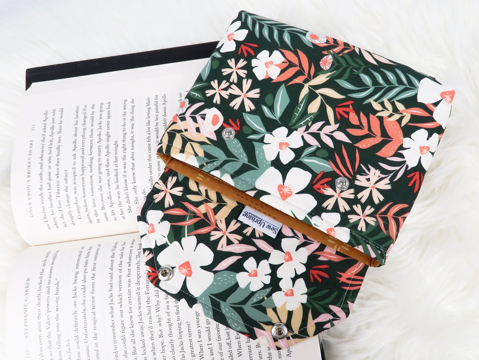 Deluxe Book Sleeve Full cover High End Custom Gift BookTok Kindle Cover Kindle Sleeve Kindle Case Book Accessory Green Spring Floral Gen Z