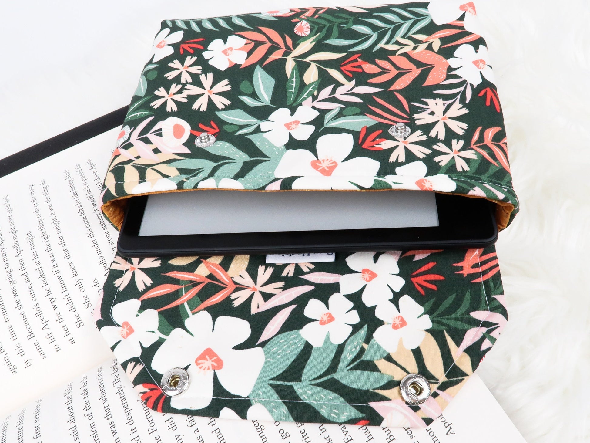 Deluxe Book Sleeve Full cover High End Custom Gift BookTok Kindle Cover Kindle Sleeve Kindle Case Book Accessory Green Spring Floral Gen Z