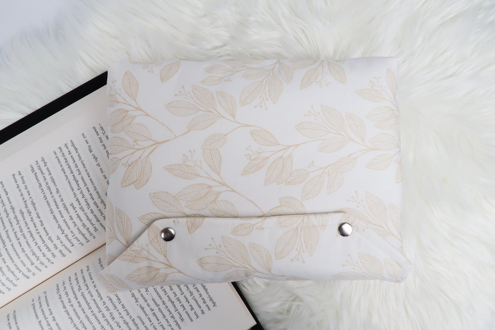 Deluxe Book Sleeve Full cover High End Custom Gift BookTok Kindle Cover Kindle Sleeve Kindle Case Book Accessory Cream Pink Leaf Minimal