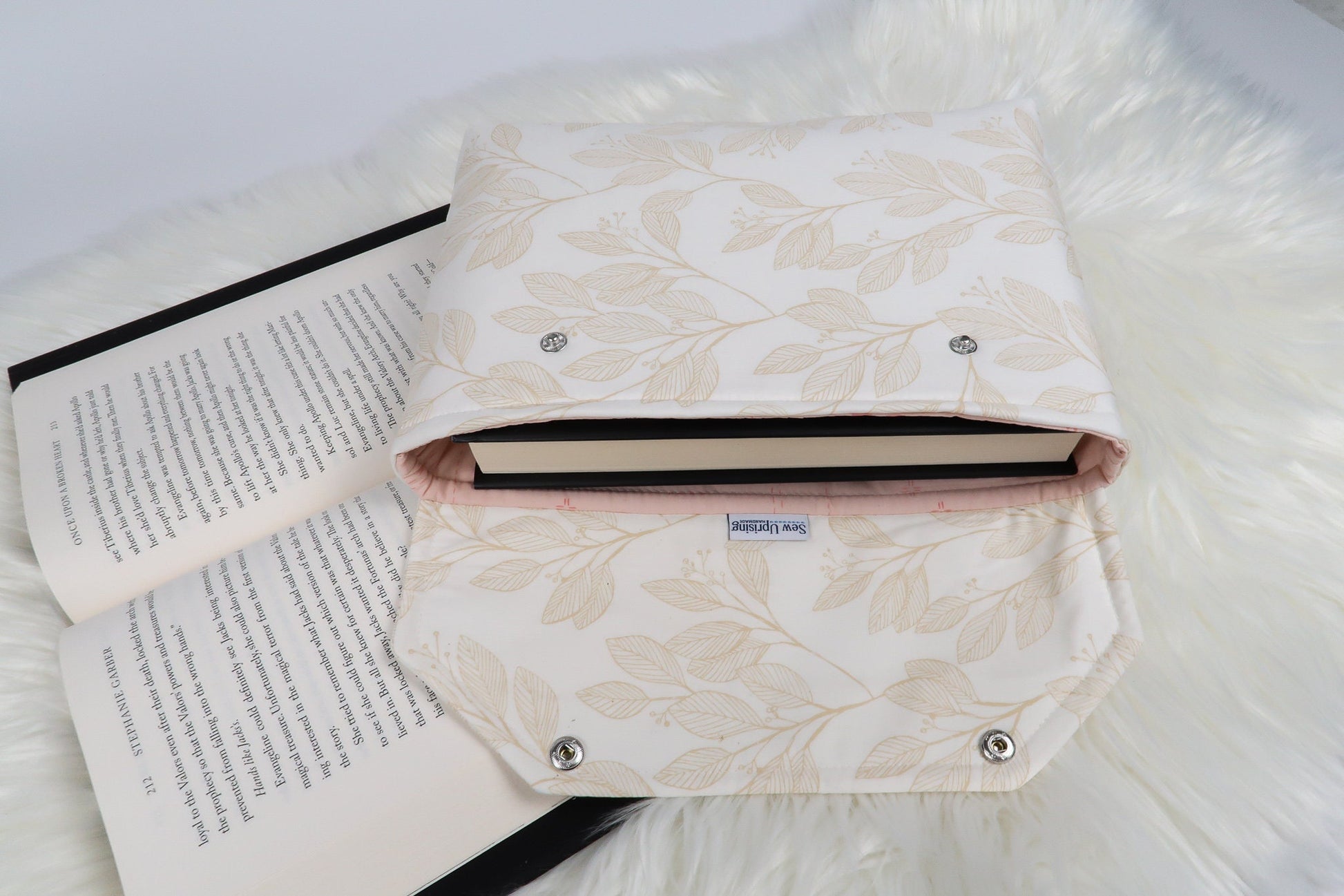 Deluxe Book Sleeve Full cover High End Custom Gift BookTok Kindle Cover Kindle Sleeve Kindle Case Book Accessory Cream Pink Leaf Minimal