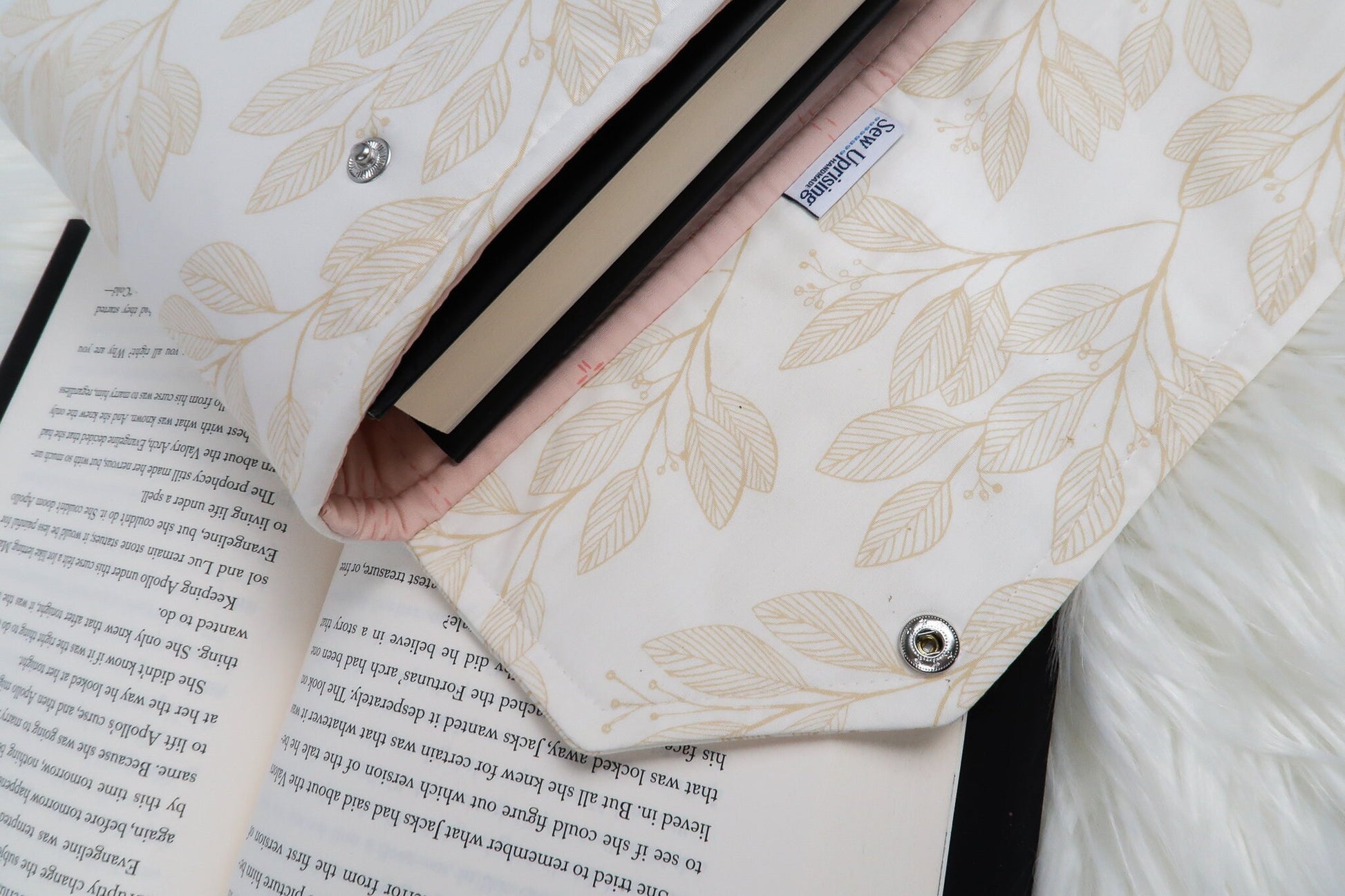 Deluxe Book Sleeve Full cover High End Custom Gift BookTok Kindle Cover Kindle Sleeve Kindle Case Book Accessory Cream Pink Leaf Minimal