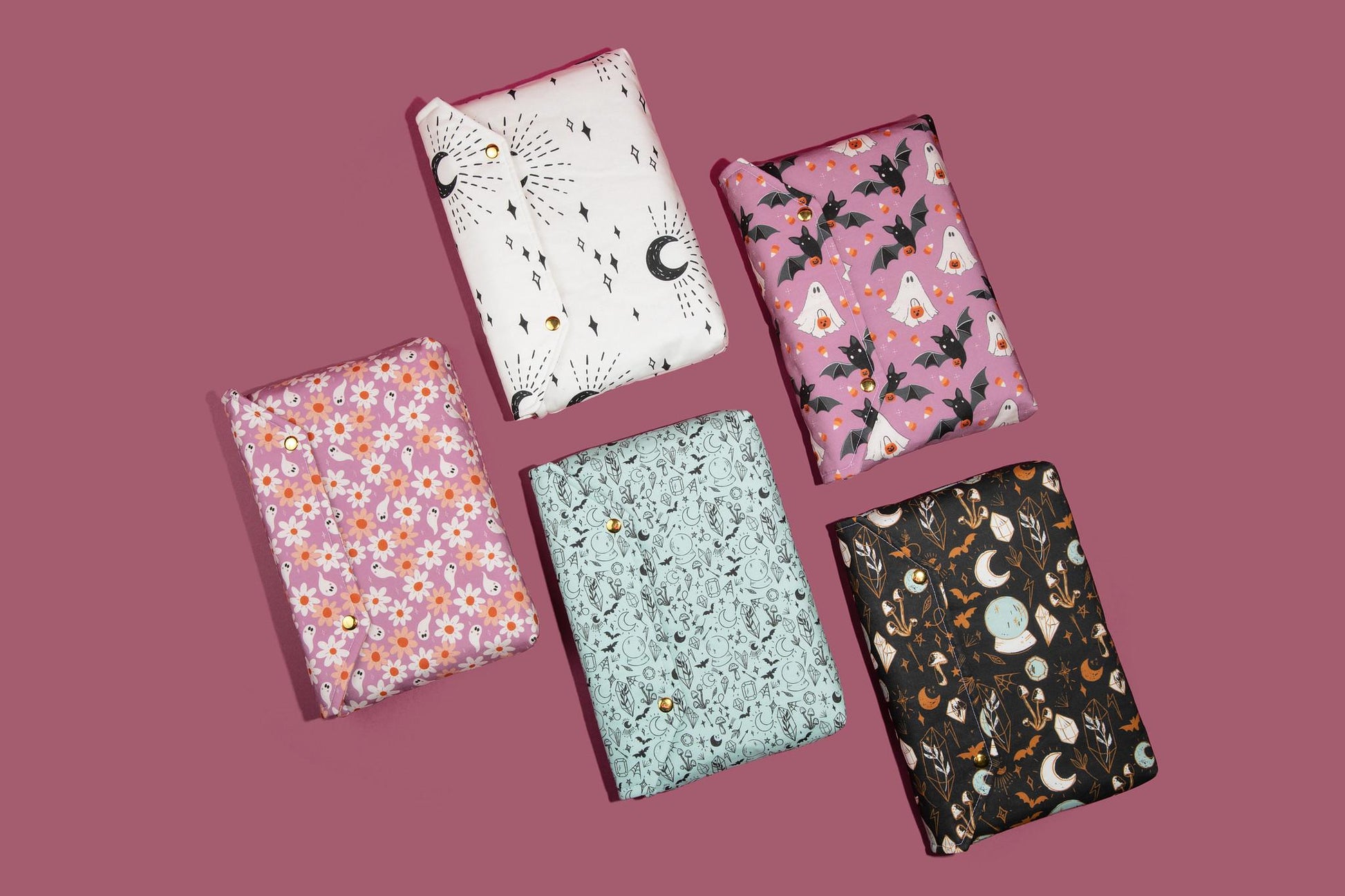 Protective envelope booksleeve with snap closure Full coverage book sleeve with padding Protective kindle case for fall halloween GHOSTIES