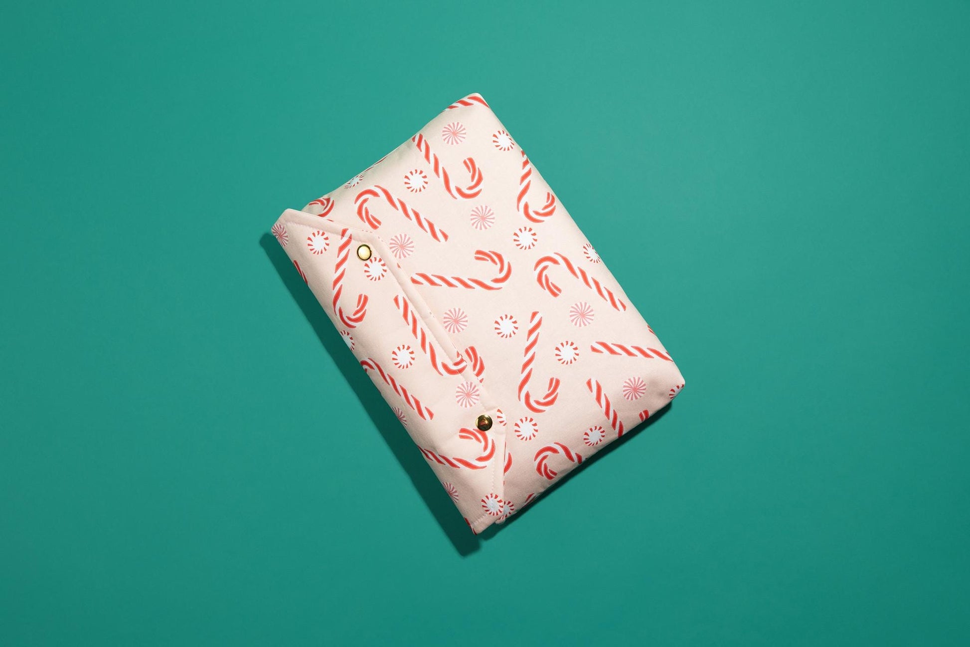 Protective envelope booksleeve with snap closure Full coverage book sleeve with padding Protective kindle case winter candy cane christmas