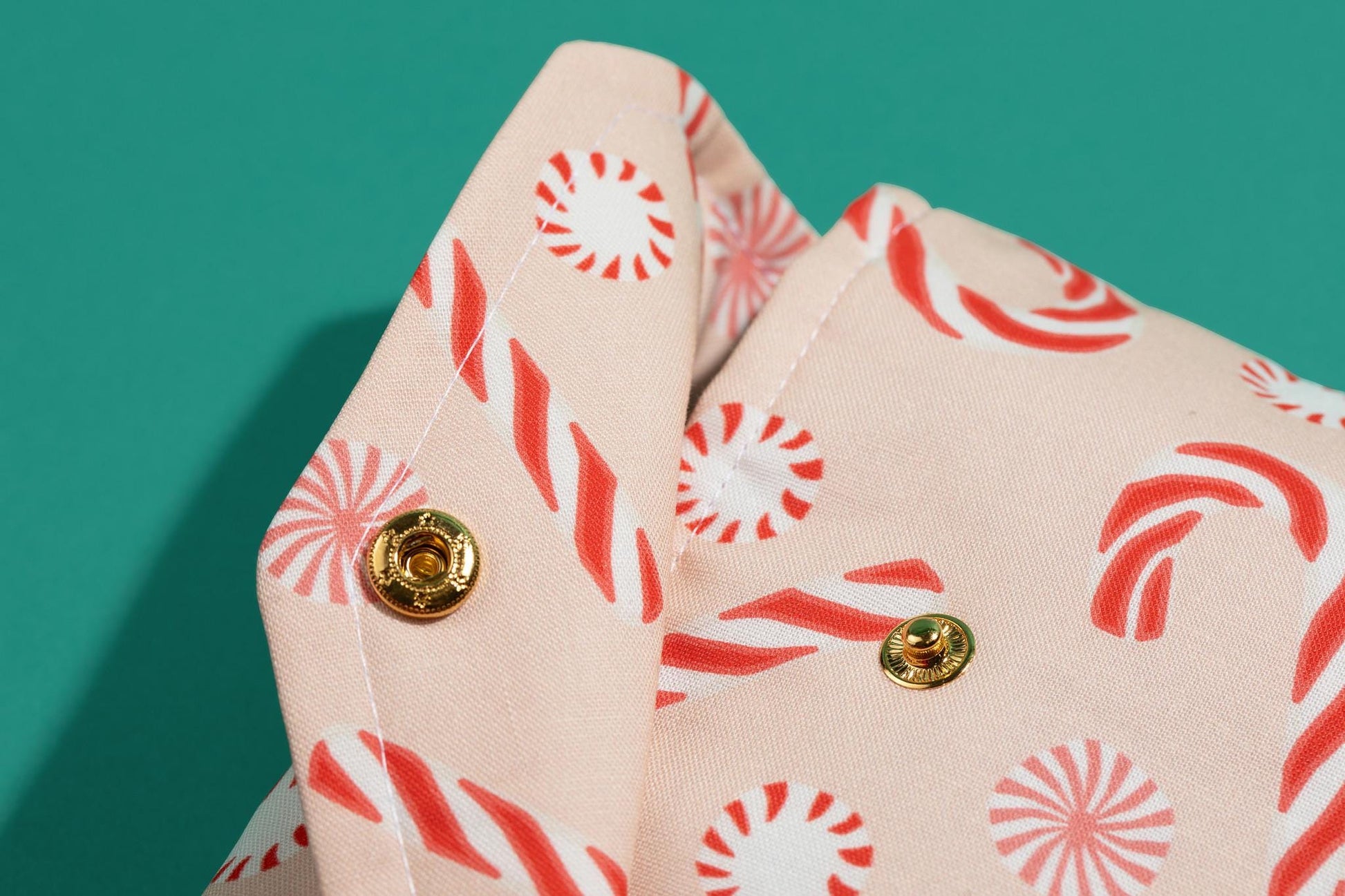 Protective envelope booksleeve with snap closure Full coverage book sleeve with padding Protective kindle case winter candy cane christmas