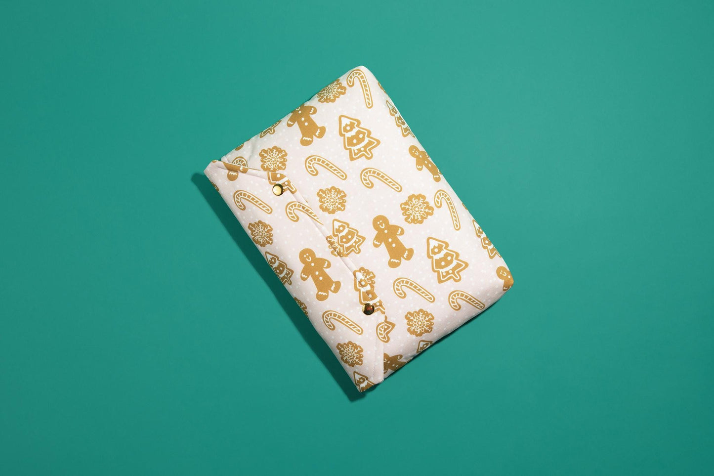 Protective envelope booksleeve with snap closure Full coverage book sleeve with padding Protective kindle case winter christmas gingerbread