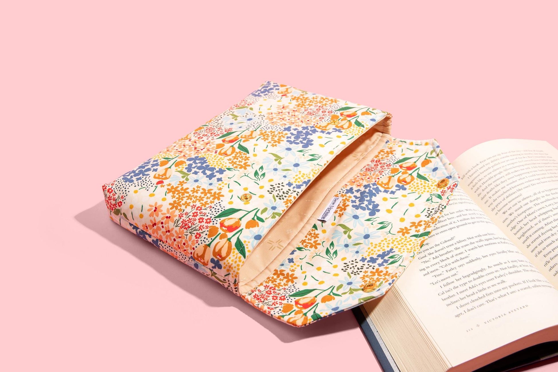 Protective Envelope Book Sleeve with Closure Deluxe Book Sleeve Full cover High End Custom Gift BookTok Floral Designer Cream Wildflower