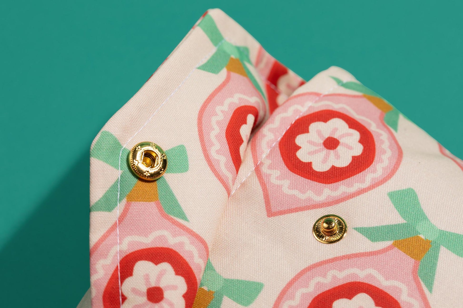 Protective envelope booksleeve with snap closure Full coverage book sleeve with padding Protective kindle case for winter ornament christmas