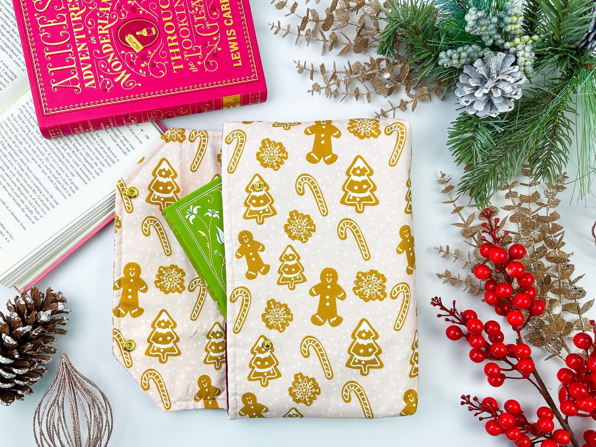 Protective envelope booksleeve with snap closure Full coverage book sleeve with padding Protective kindle case winter christmas gingerbread