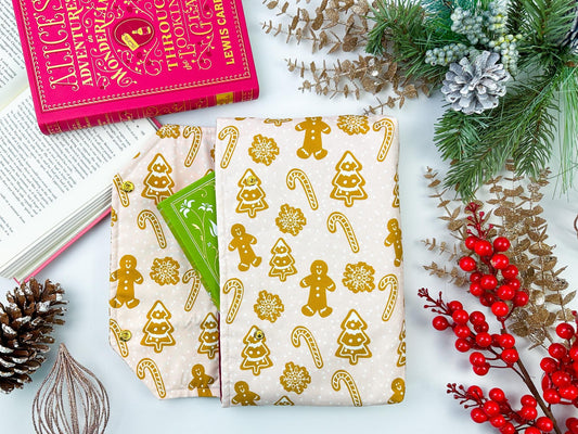 Protective envelope booksleeve with snap closure Full coverage book sleeve with padding Protective kindle case winter christmas gingerbread