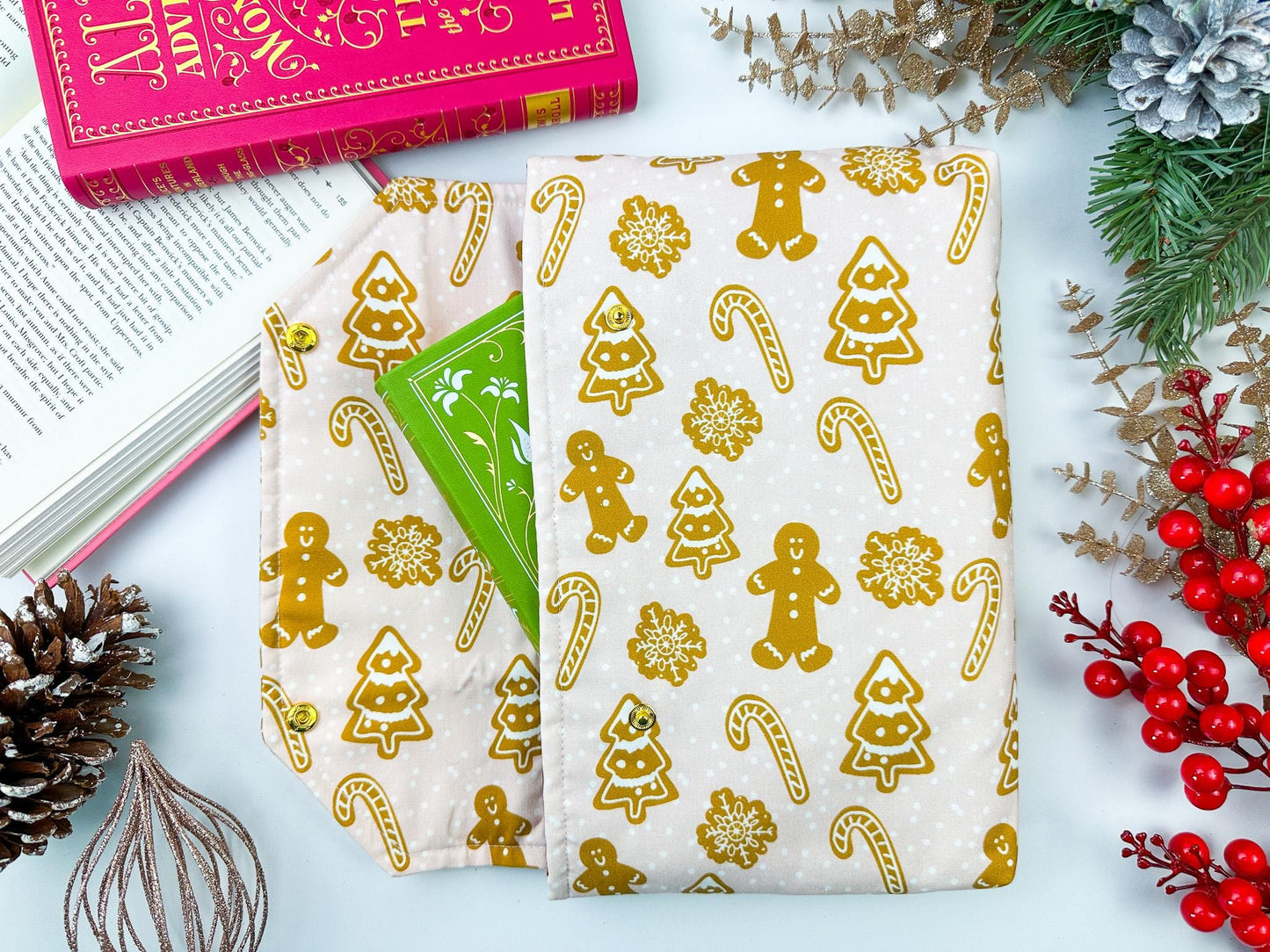 Protective envelope booksleeve with snap closure Full coverage book sleeve with padding Protective kindle case winter christmas gingerbread